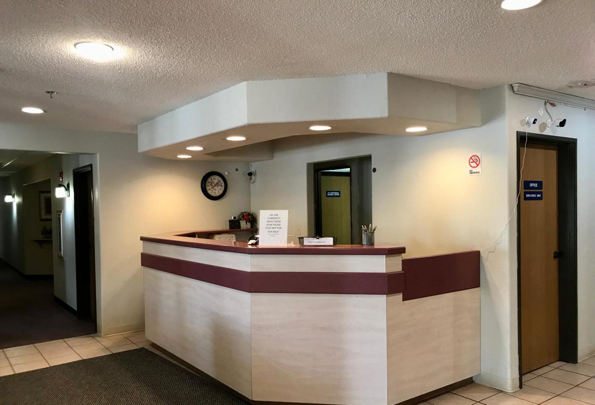 Chadron Inn & Suites エクステリア 写真